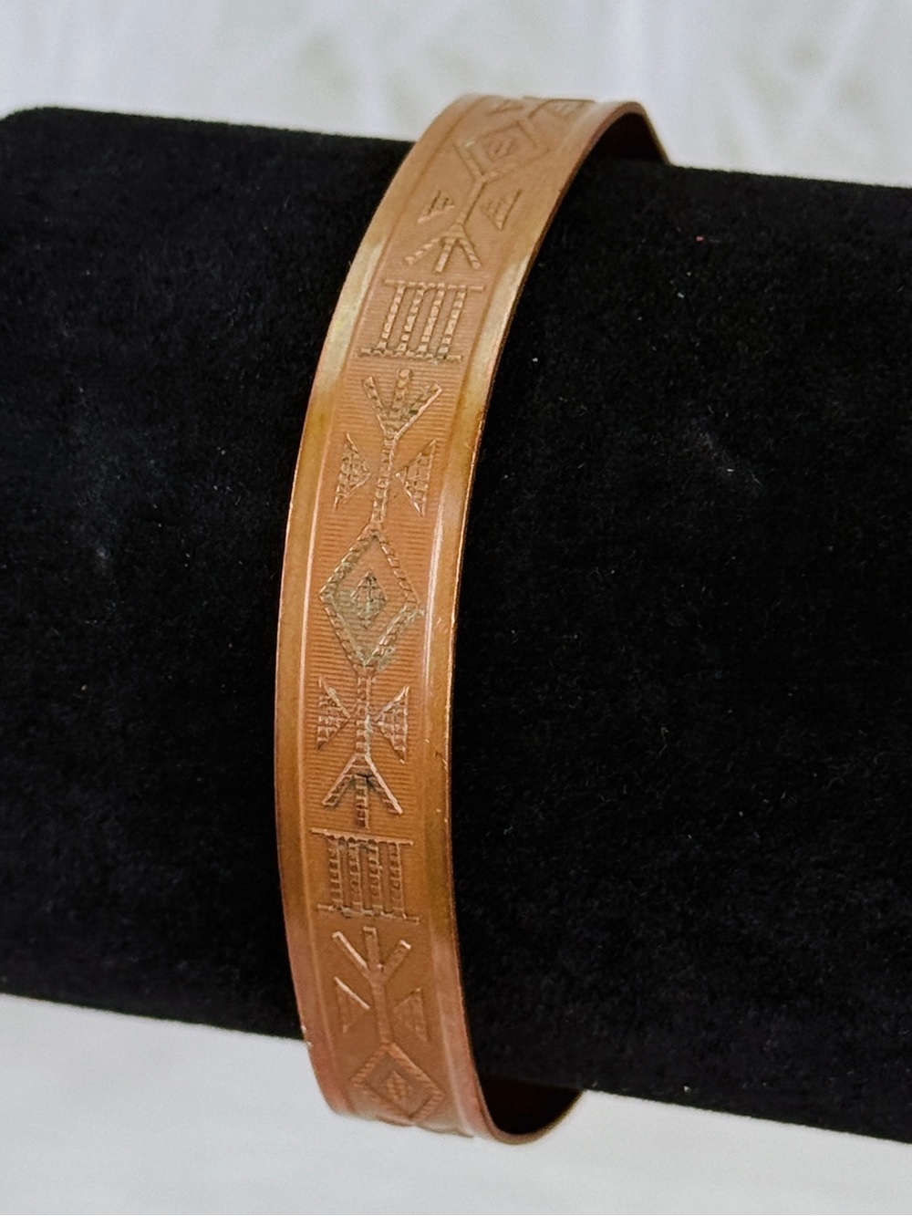 Beautiful vintage etched Coppertone cuff bracelet